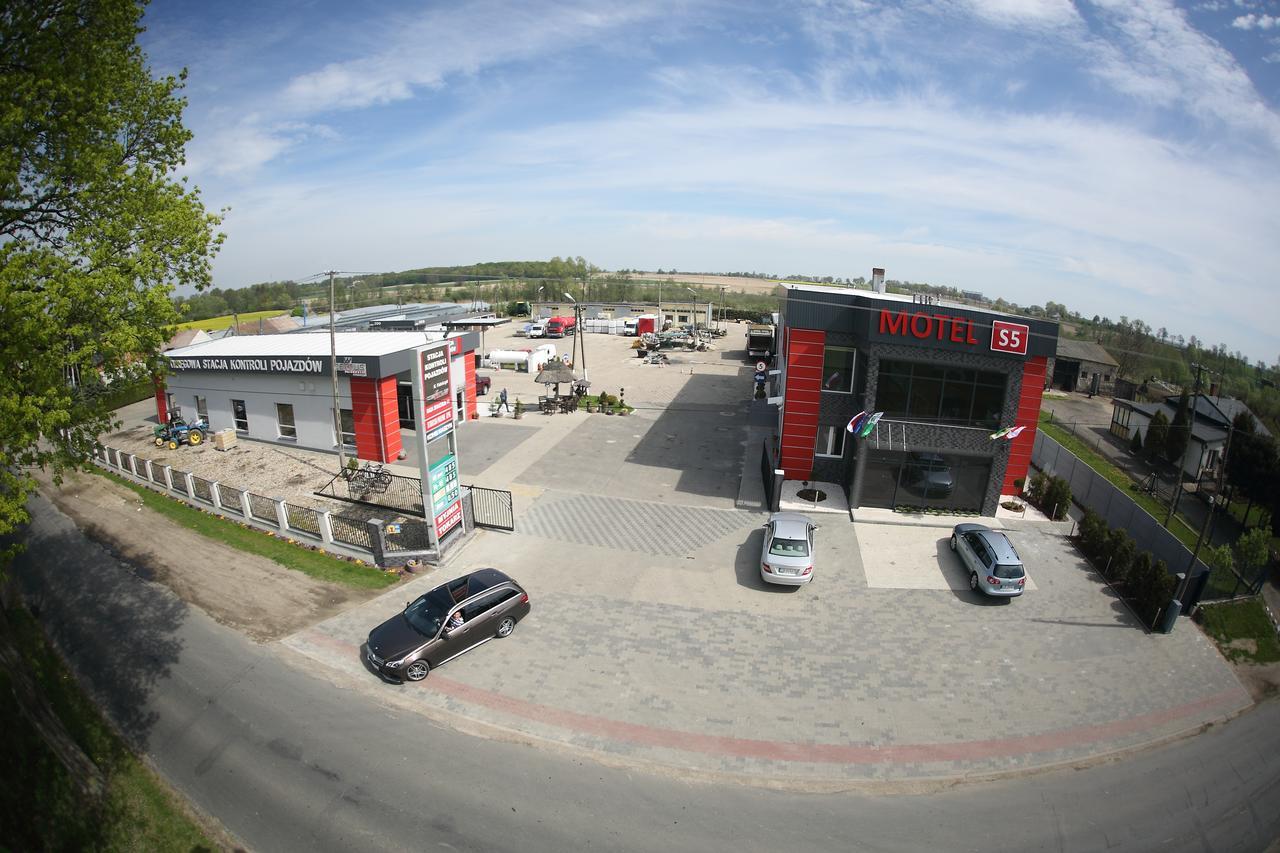 Motel S5 Zbrachlin ภายนอก รูปภาพ