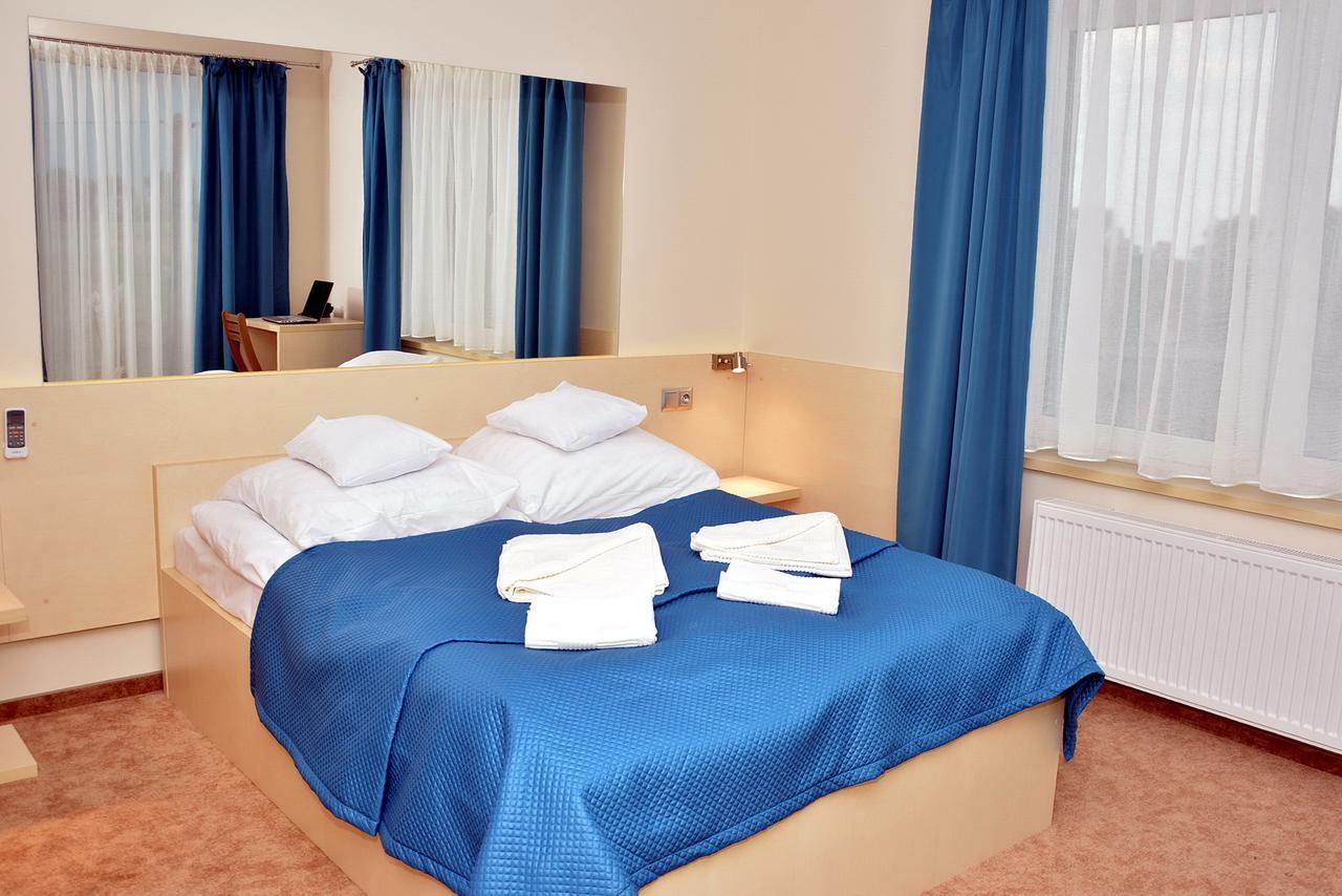Motel S5 Zbrachlin ภายนอก รูปภาพ