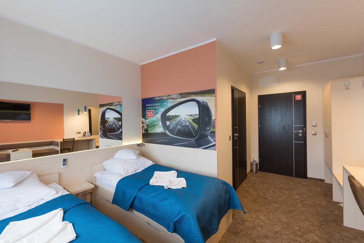 Motel S5 Zbrachlin ภายนอก รูปภาพ